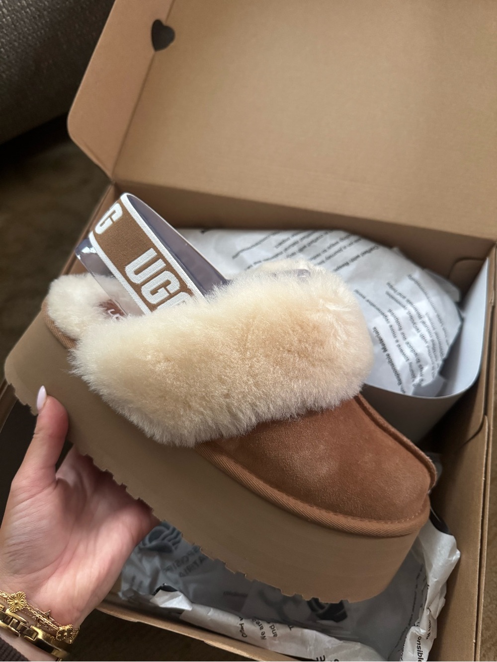 NWT UGG Women’s Chestnut Suede Funkette Slipper with Cream Shearling